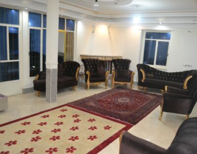 کوهسار کردان با دو استخر ویژه (خانواده)