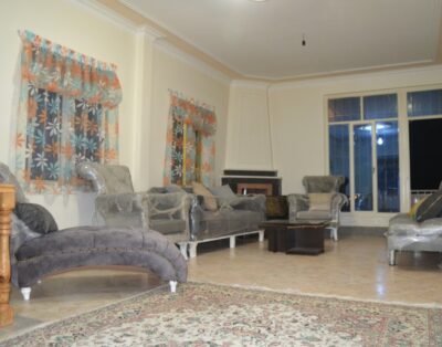 کوهسار کردان با دو استخر ویژه (خانواده)